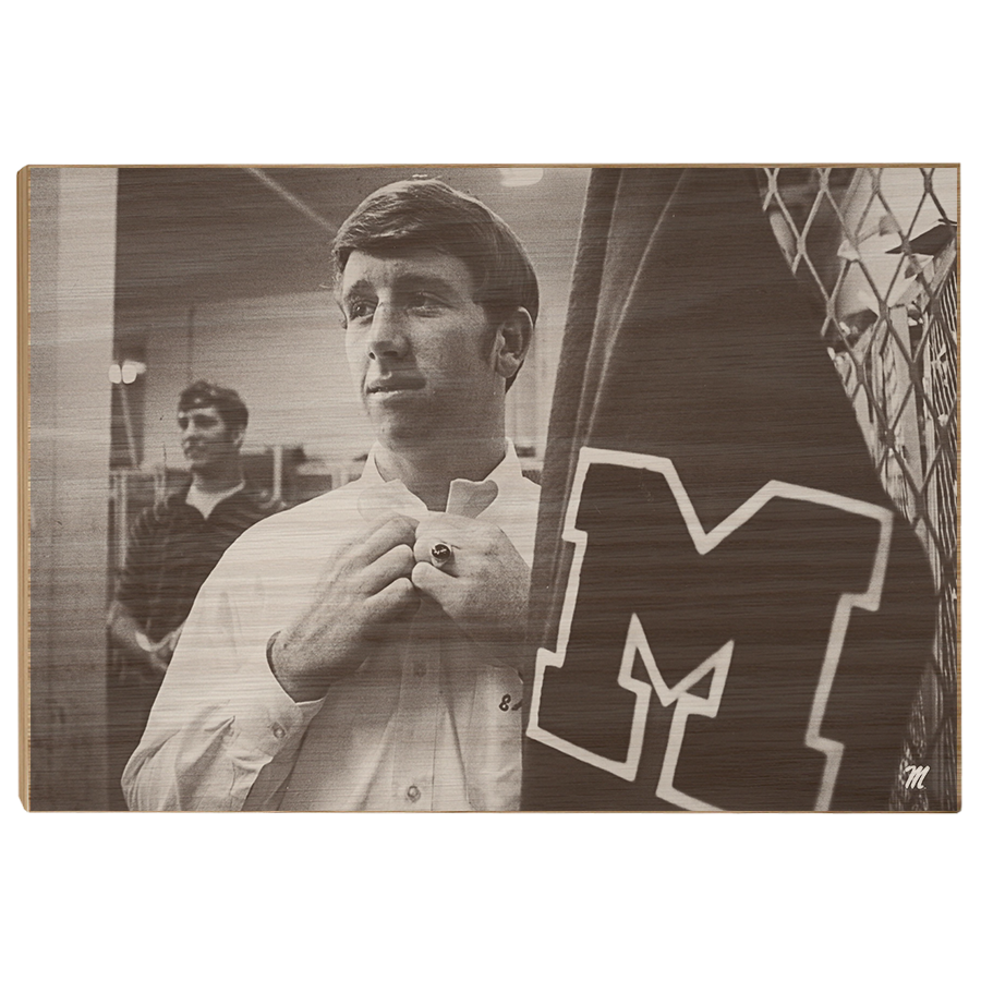 OLE MISS REBELS - Vintage Manning Locker Room - College Wall Art #Canvas